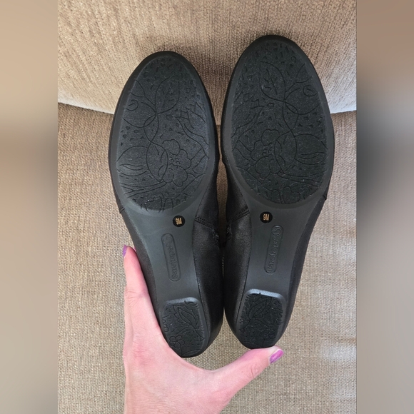 Baretraps Ankle Boots with Ruched Design - Picture 3 of 5